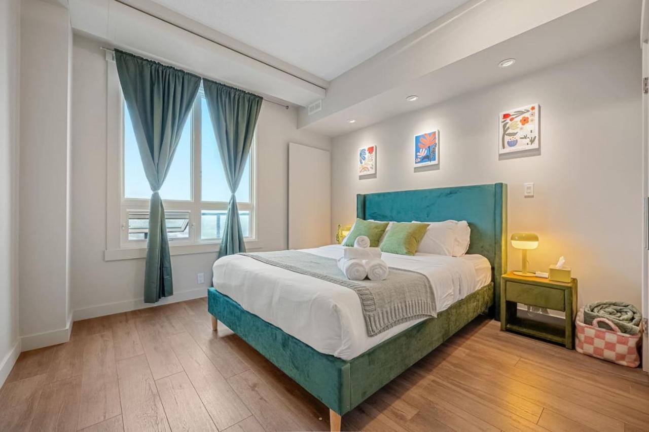 Upscale Penthouse Stay With Mountain & City Views, Free Parking, Bbq Grill, Office Space & More YYC Dış mekan fotoğraf