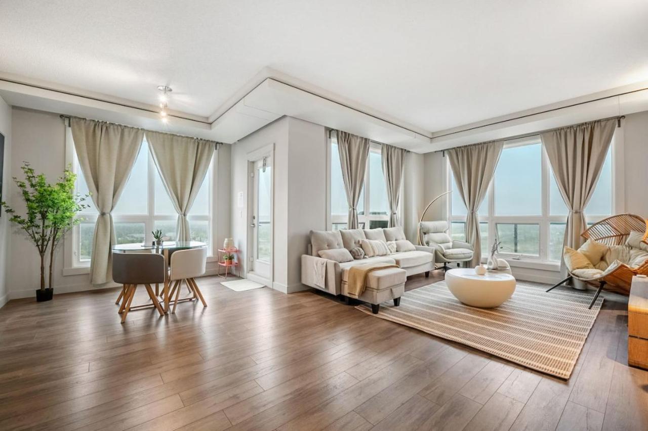 Upscale Penthouse Stay With Mountain & City Views, Free Parking, Bbq Grill, Office Space & More YYC Dış mekan fotoğraf
