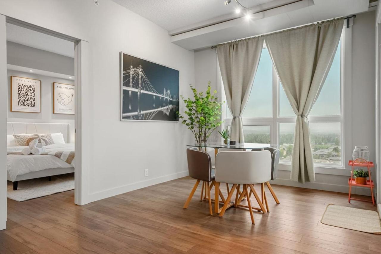 Upscale Penthouse Stay With Mountain & City Views, Free Parking, Bbq Grill, Office Space & More YYC Dış mekan fotoğraf