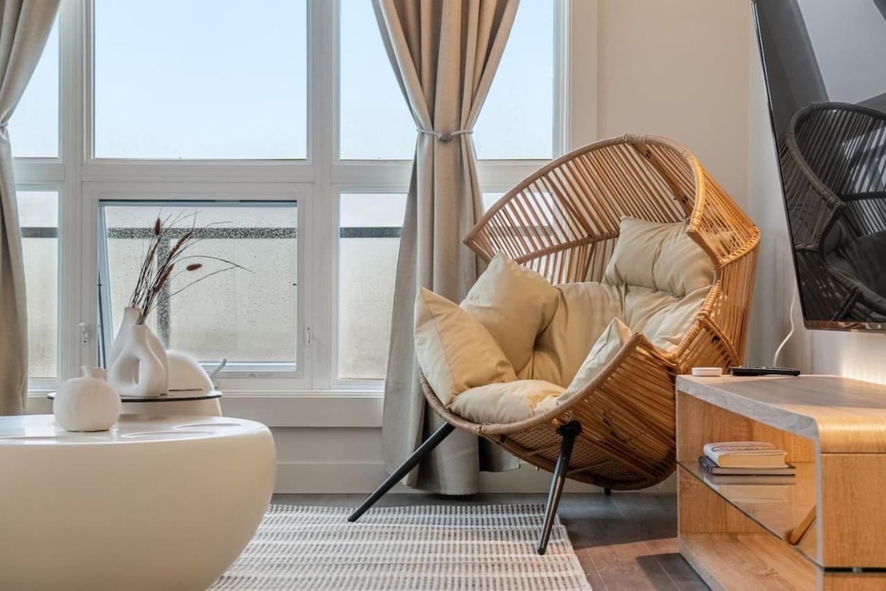 Upscale Penthouse Stay With Mountain & City Views, Free Parking, Bbq Grill, Office Space & More YYC Dış mekan fotoğraf