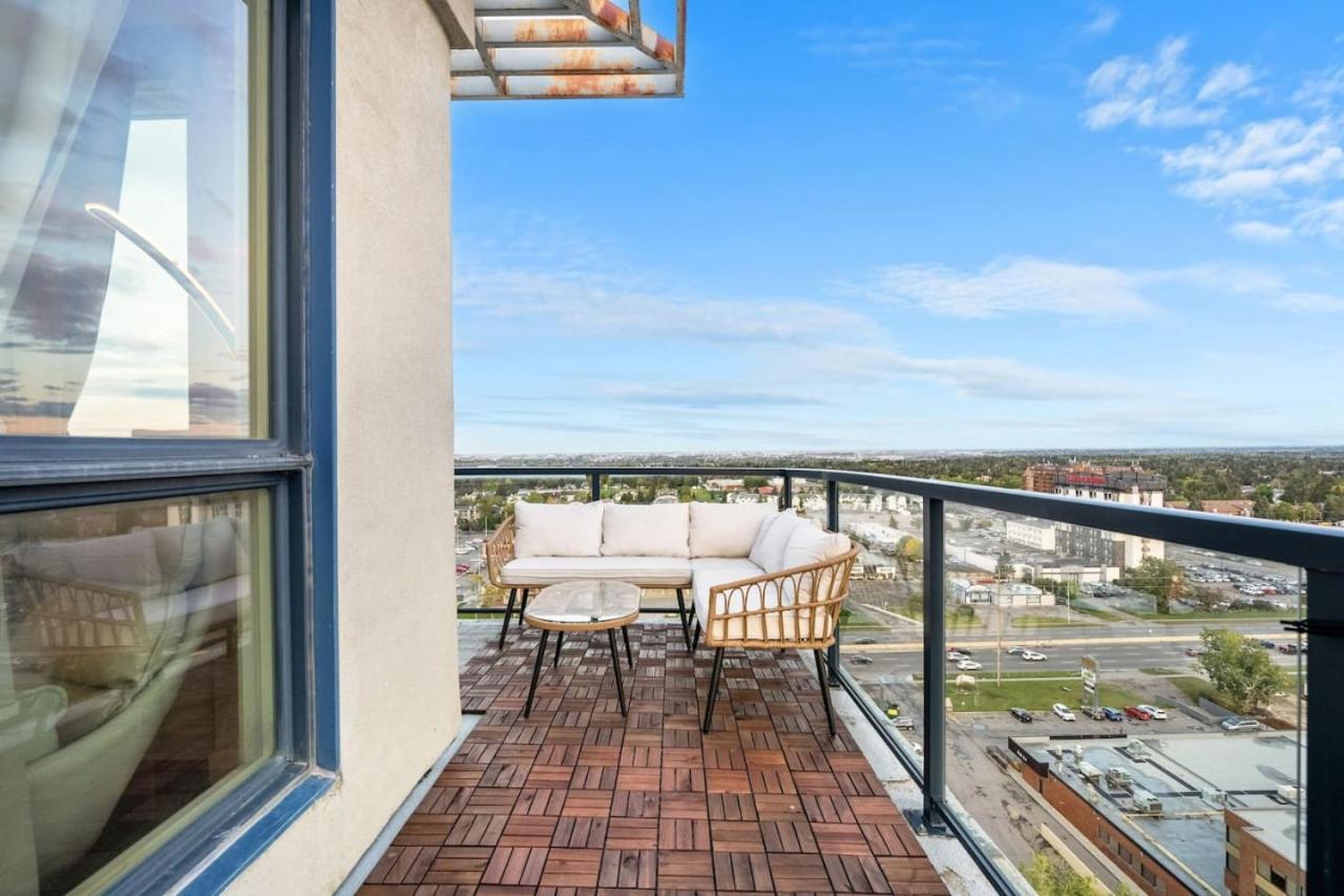 Upscale Penthouse Stay With Mountain & City Views, Free Parking, Bbq Grill, Office Space & More YYC Dış mekan fotoğraf